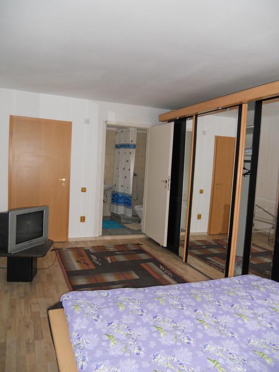 Cuibul Salamandrelor Hotel Várhely Kültér fotó