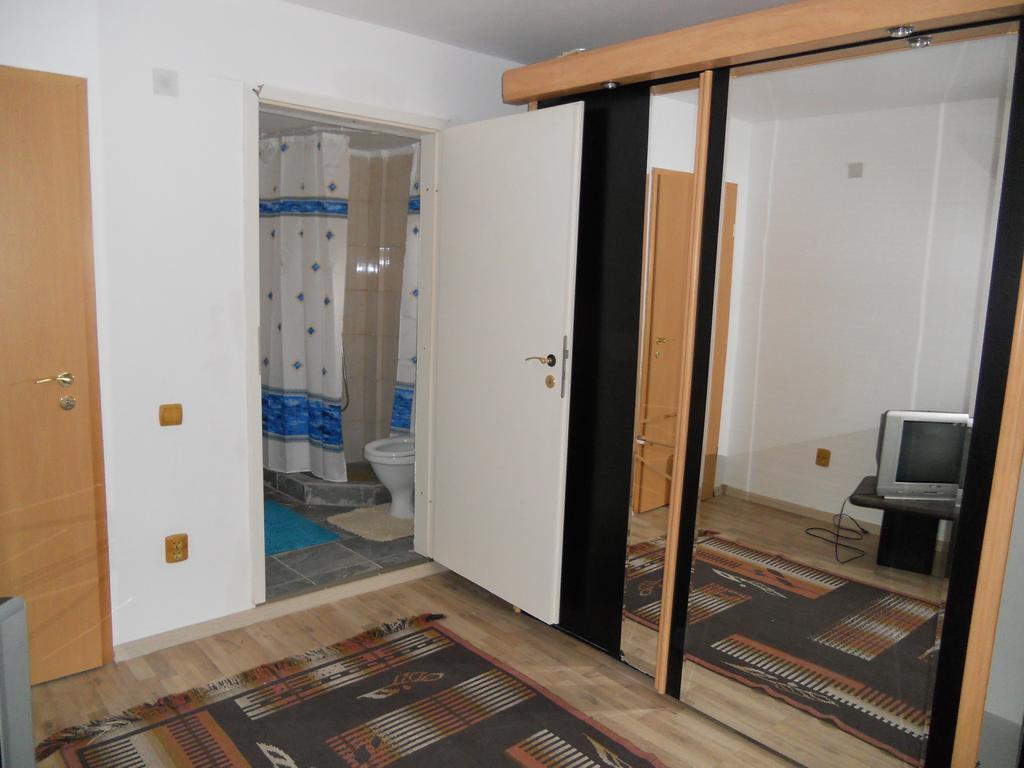 Cuibul Salamandrelor Hotel Várhely Kültér fotó